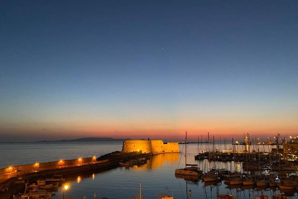 Apartment Archipelagos In The Heart Of The *