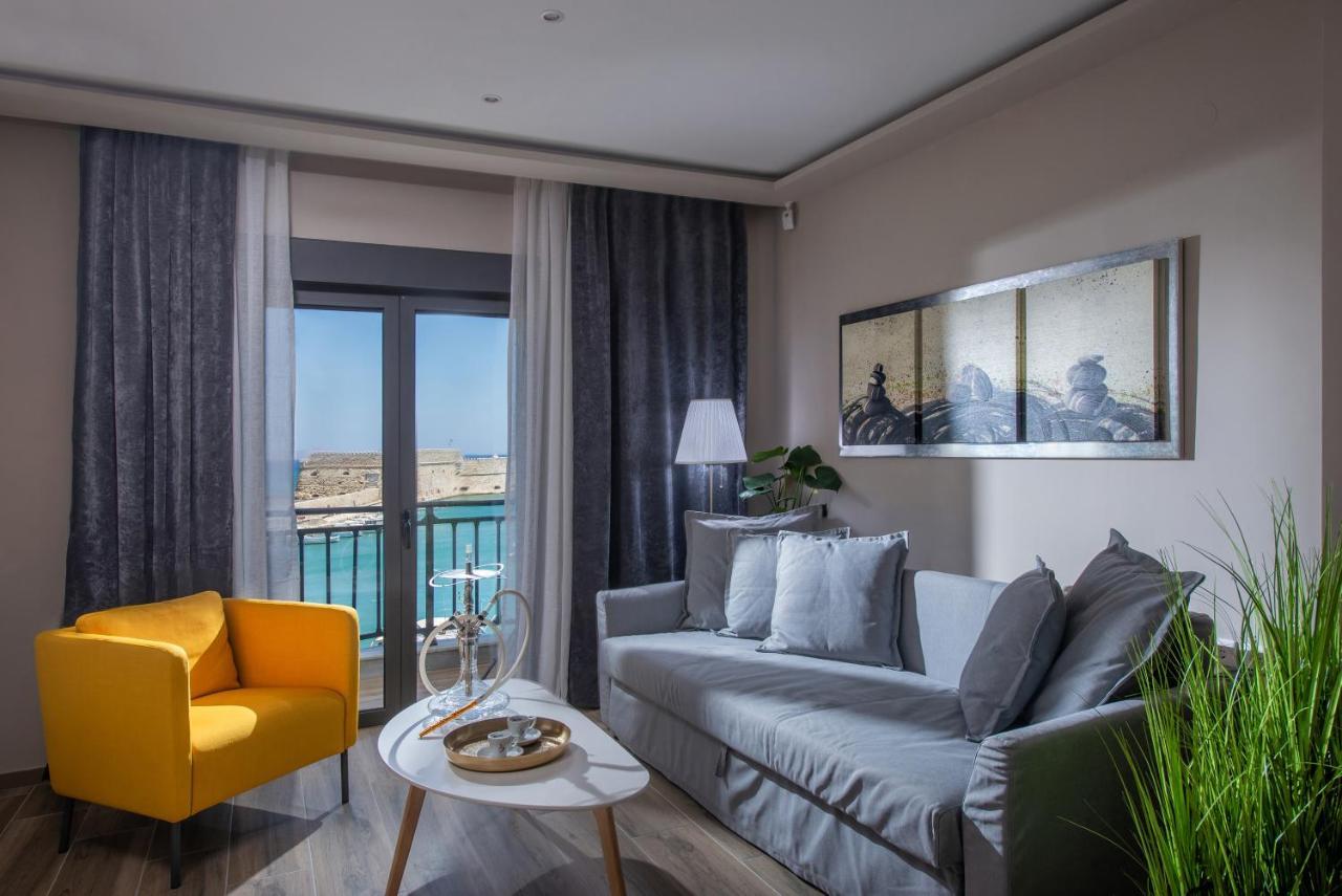 Archipelagos In The Heart Of The Apartment