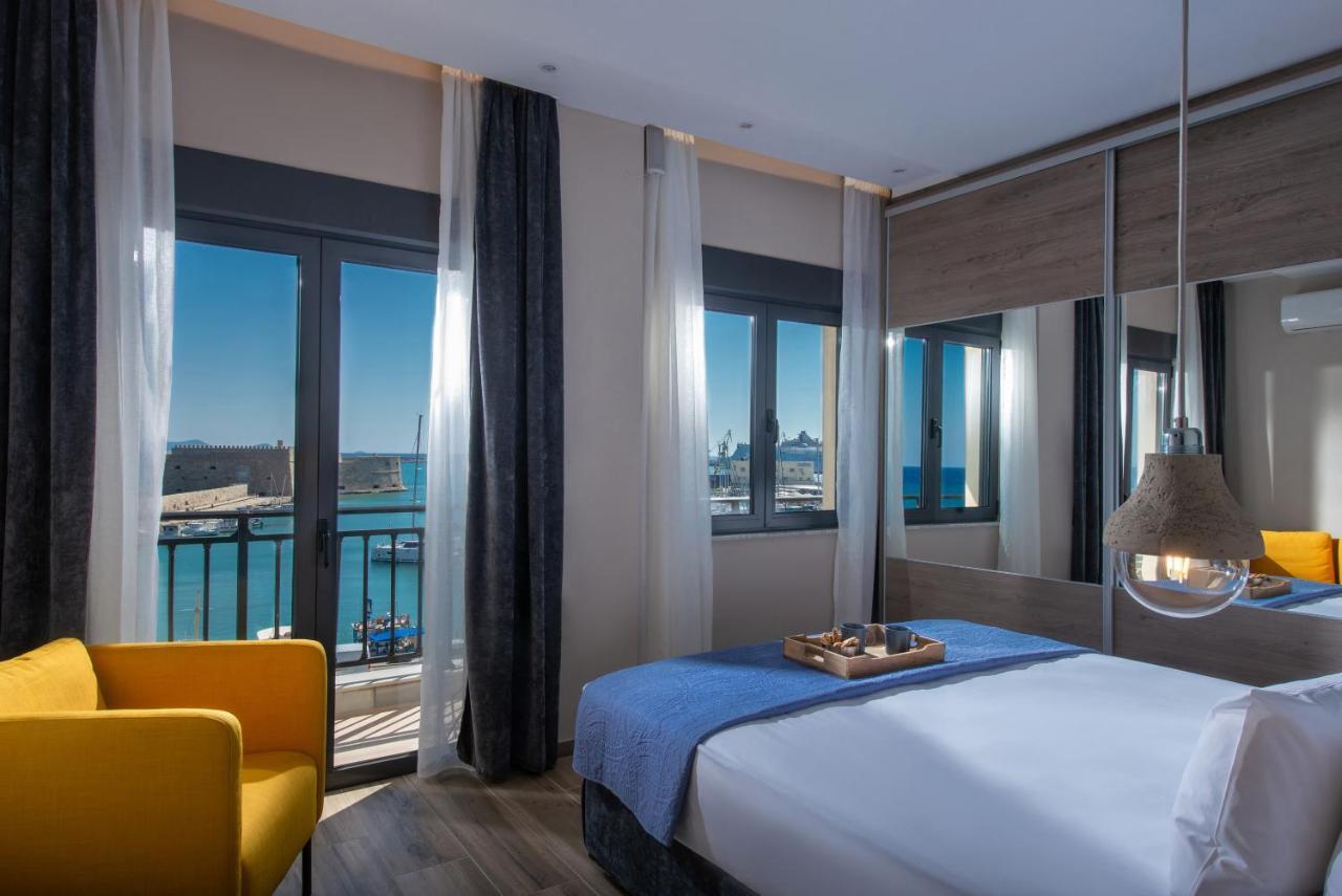 Archipelagos In The Heart Of The Apartment